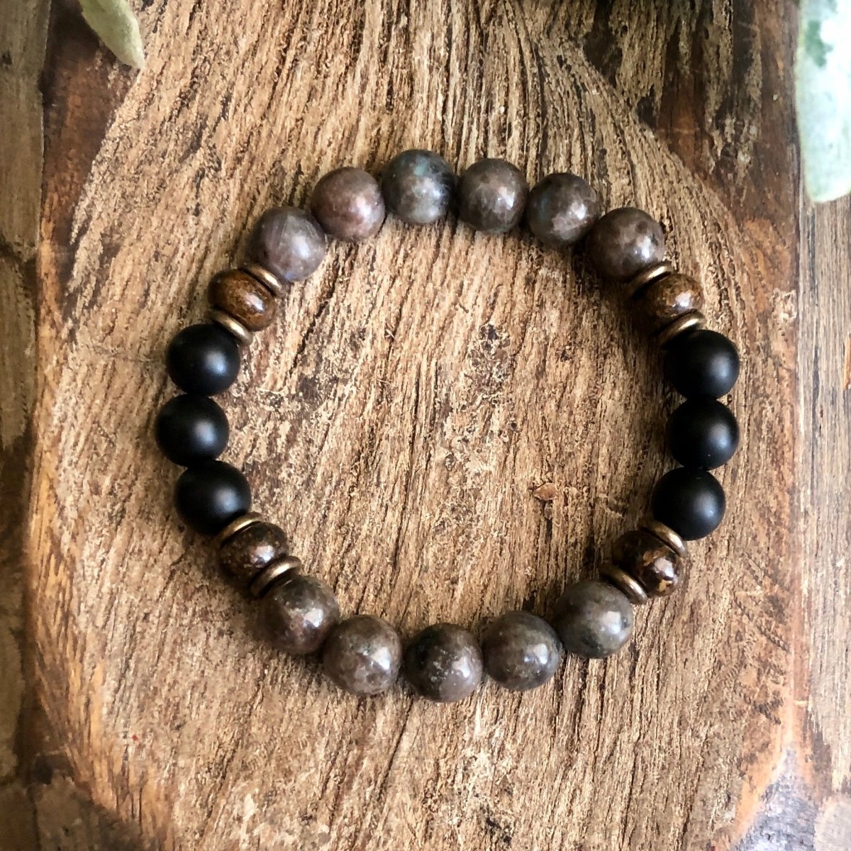 Beaded bracelet for Guys: Stress and Tension