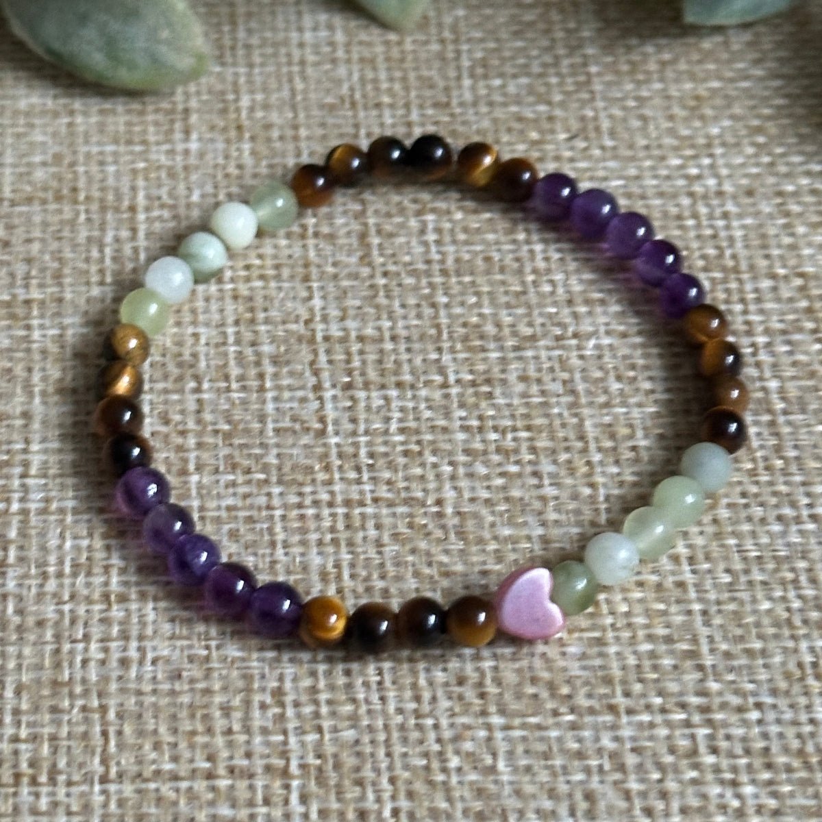 Heart chakra bracelet for love and peace. Love Stones. Bracelet for women. Heart bracelet