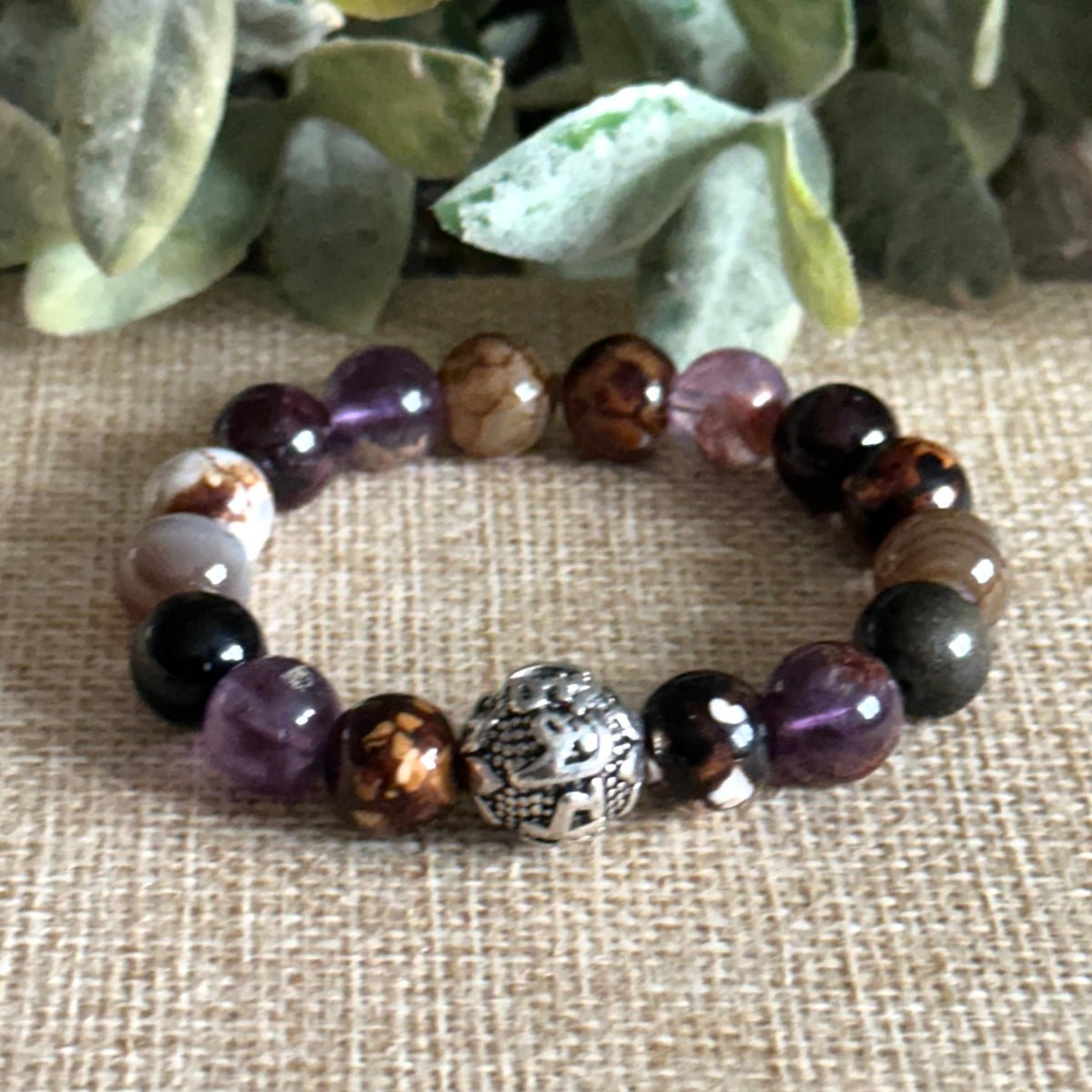 Still & Steady bracelet featuring a minimalist design for clarity and balance